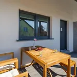Apartmán Seaside Escape By Renters Mielenko