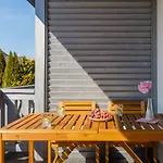 Seaside Escape By Renters Apartmán Mielenko