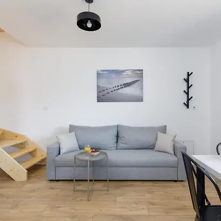 Seaside Escape By Renters Apartment *