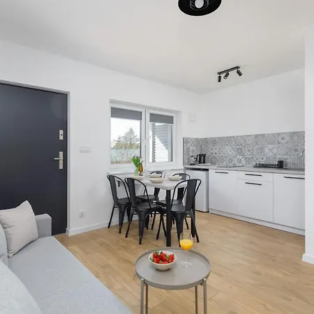 Apartment Seaside Escape By Renters Mielenko