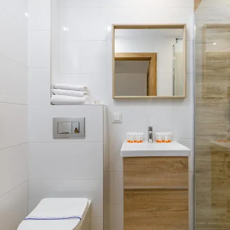 Apartment Seaside Escape By Renters