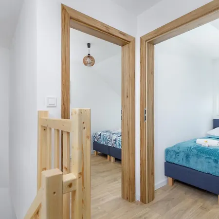 Apartment Seaside Escape By Renters Mielenko