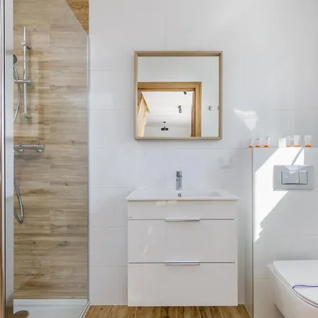 Seaside Escape By Renters Apartment