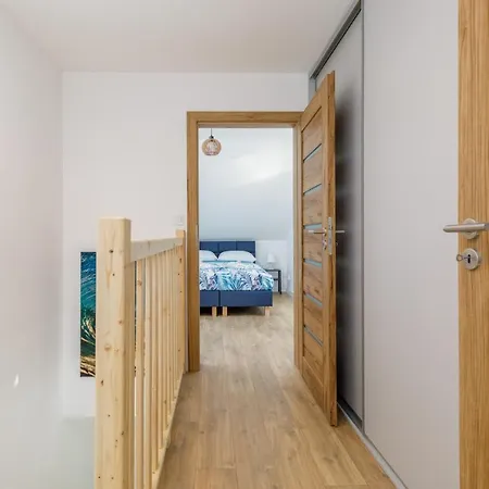 Seaside Escape By Renters Apartament