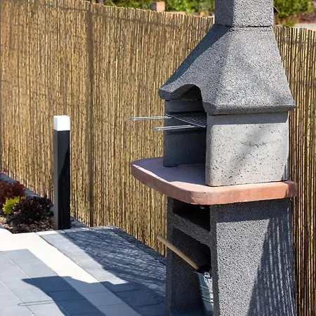 Seaside Escape By Renters Apartament